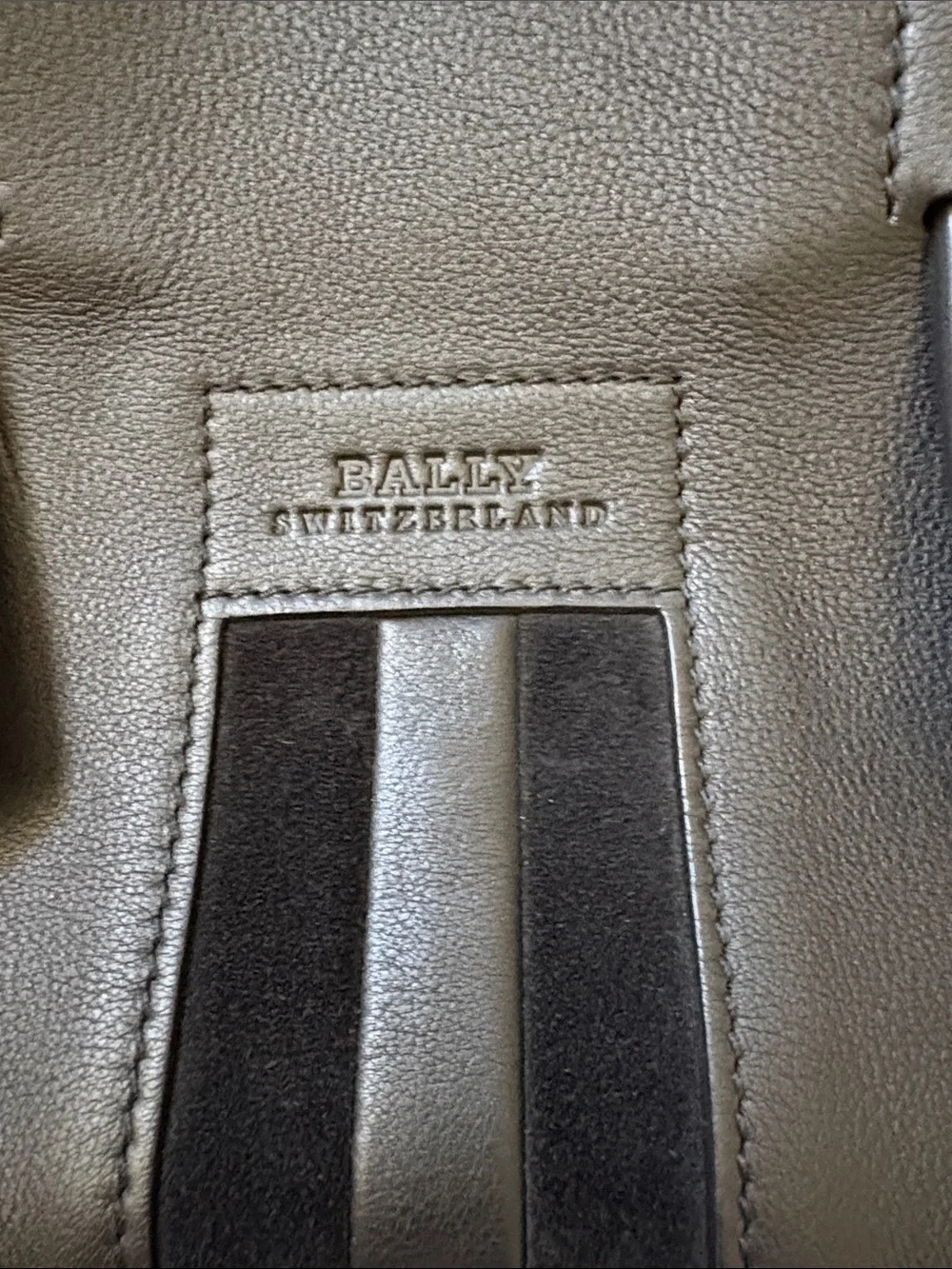 Bally Switzerland Black Leather Briefcase Messenger Bag Medium Detachable Strap